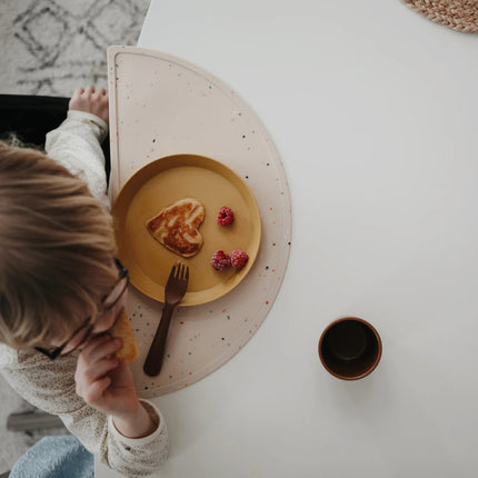 Mushie Baby Bordje Rond Mosterd 2st koop je bij Babywinkel