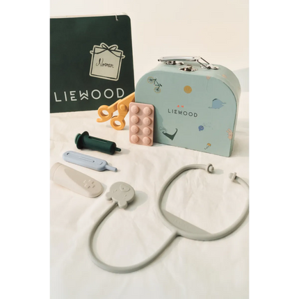 Liewood Walizka z zabawkami Leif – zestaw lekarski