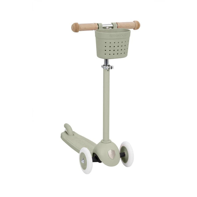 Banwood Kinderstep Eco Olive met Mandje koop je bij Babywinkel