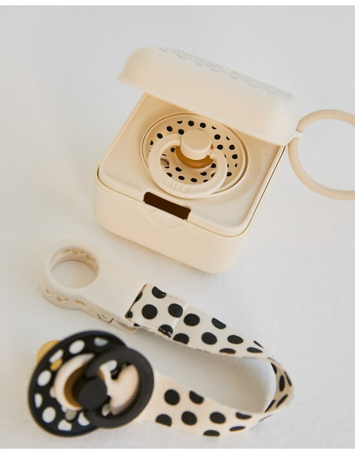 BIBS Gift Set Polka Soothe & Go Latex Ivory Black koop je bij Babywinkel