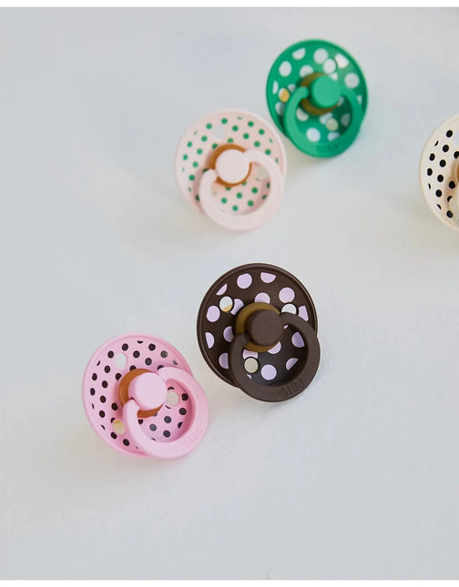 BIBS Spenen Maat 2 Studio Colour Polka Latex Baby Pink/Mocha 2st koop je bij Babywinkel