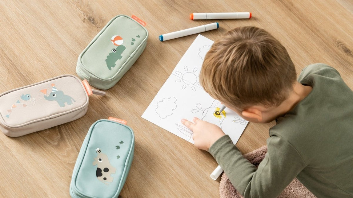 Done By Deer Pennen Etui Playground Green koop je bij Babywinkel