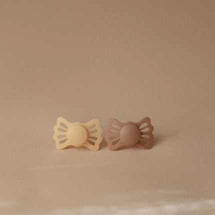 Frigg Speen Maat 2 Lucky Pale Doffodil/Silky Satin Silicone 2 - Pack - Frigg - Babywinkel - 5715239022468