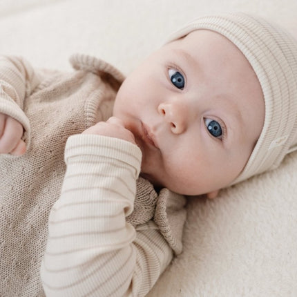 Gebreid boxpakje Soft Beige Melee - Babywinkel - 8721122583173