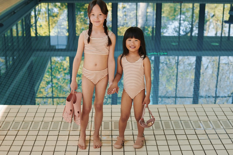 Gustav Printed Flippers Peach Tuscany Rose koop je bij Babywinkel