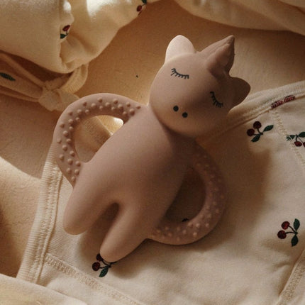 Konges Slojd Bijtring Unicorn Rose koop je bij Babywinkel