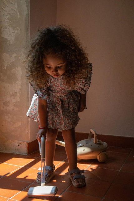 Konges Slojd Speelgoed Stofzuiger Cherry koop je bij Babywinkel