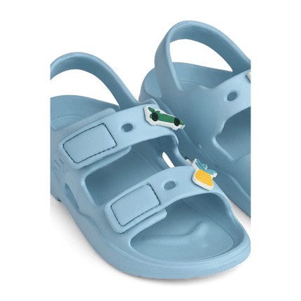 Liewood Sandalen Met Charms Beach Blue koop je bij Babywinkel
