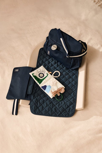Liewood Verschoningsmat Diana Classic Navy koop je bij Babywinkel