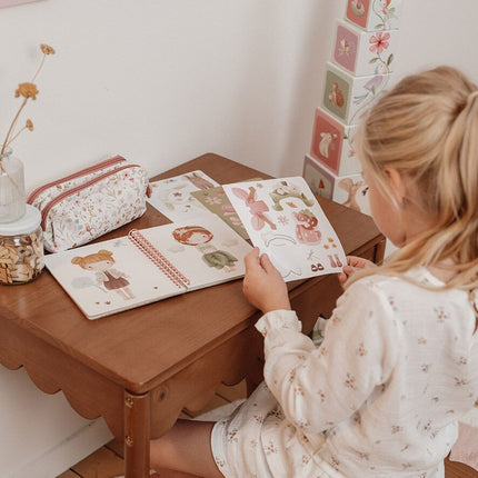 Little Dutch Magnetenboek Rosa Fairy Garden 24 Bladzijdes koop je bij Babywinkel