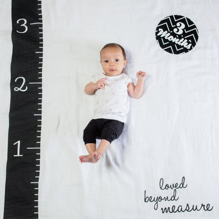 Lulujo Baby's First Year swaddle & cards set 100% katoen Loved beyond measure koop je bij Babywinkel