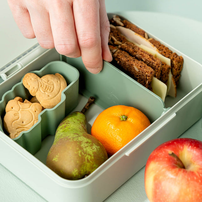 Lunch box w/divider Green Playground - Babywinkel - 5712643059912