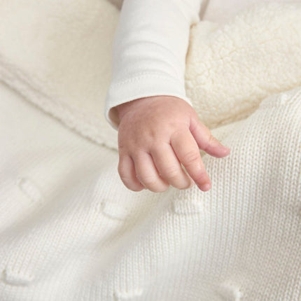 Meyco Ledikantdeken Knots Teddy Offwhite 100X150cm - Meyco - Babywinkel - 4054703961928
