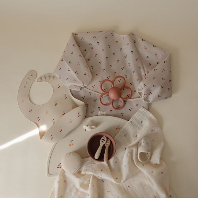 <tc>MUSHIE</tc> - LONG SLEEVE BIB - Wiśnie