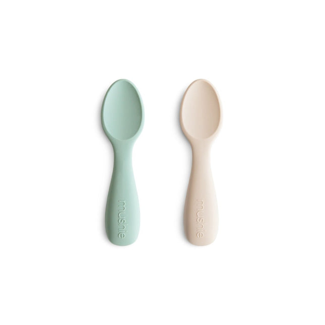 Mushie Babylepel Cambridgeblue Shifting Sand - Mushie - Babywinkel - 840355800258