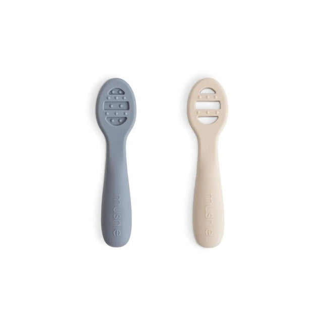 MUSHIE - FIRST FEEDING BABY SPOON - Tradewinds/Shifting sand - Mushie - Babywinkel - 84035580114