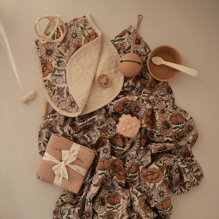 Mushie Inbakerdoek Retro Flowers - Mushie - Babywinkel - 810052469447