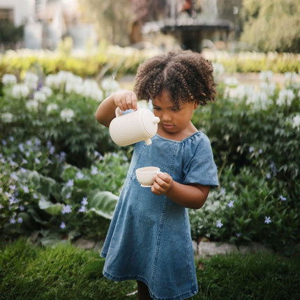 MUSHIE - SILICONE PLAY TEA SET - Shifting Sand - Babywinkel - 840355802252