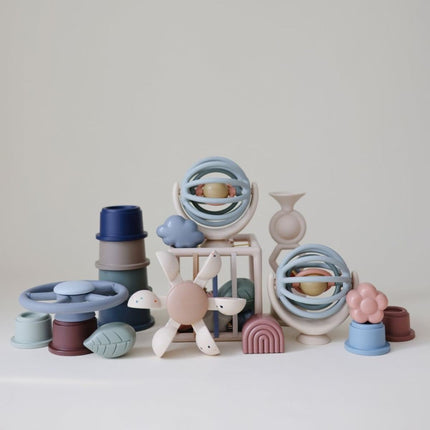 Mushie Spinner Bal met zuignap koop je bij Babywinkel