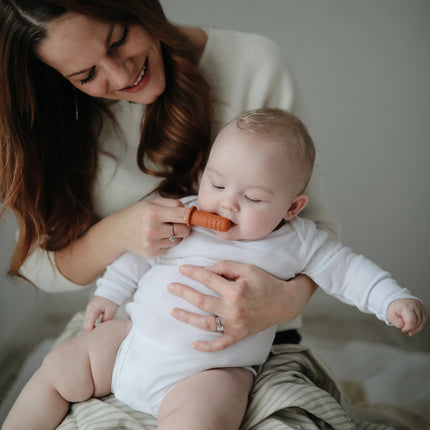 Mushie Tandenborstel Sand/Clay - Mushie - Babywinkel - 810052460185