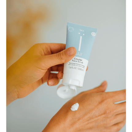 Naif Gezichtsscrub 50ml - Naif - Babywinkel - 8719325317022