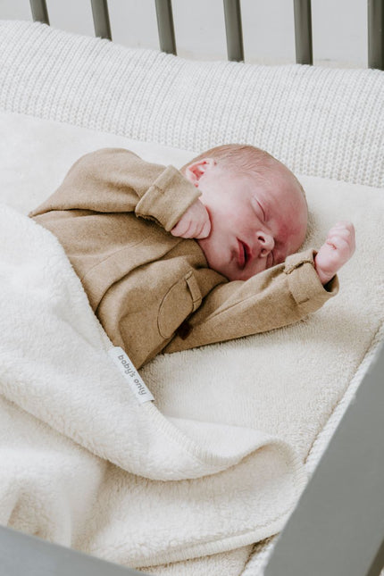 Newborn deken Cozy urban taupe - 65x75 cm - Babywinkel - 8721052100945