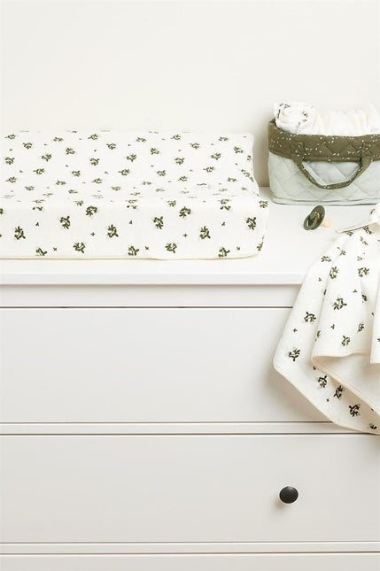 Noppies Aankleedkussenhoes Badstof Bloeiend Klavertje Beetle 49x75cm - Noppies - Babywinkel - 8719788634476