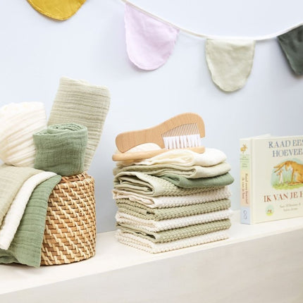 Pre - washed hydrofiele doeken 3 - pack Uni - naturel/soft olive/olive green - 70x70cm - Babywinkel - 4054703508437