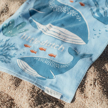 Strand handdoek Ocean World Blue koop je bij Babywinkel