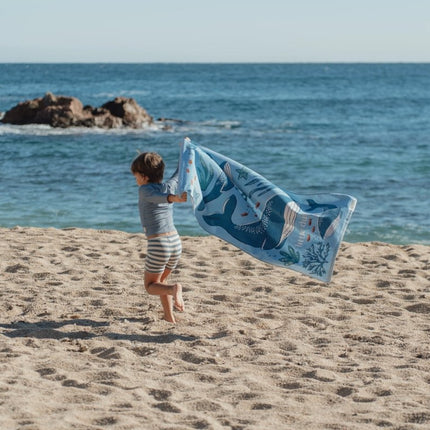 Strand handdoek Ocean World Blue koop je bij Babywinkel