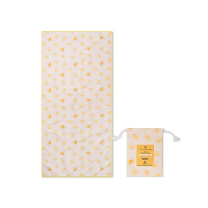 Swim Essentials Microvezel Strandlaken – Yellow Flower (135 × 65 cm) koop je bij Babywinkel