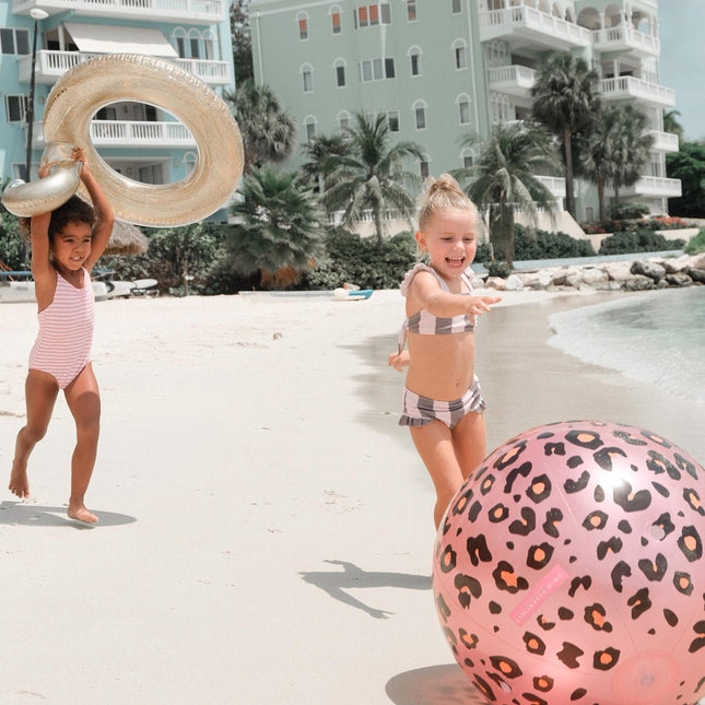 Swim Essentials Strandbal Met Sproeiers Panterprint 57Cm koop je bij Babywinkel