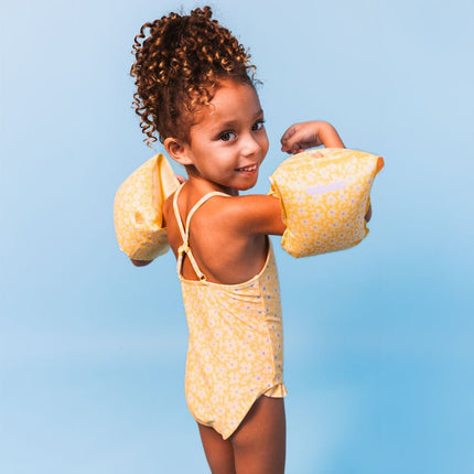 Swim Essentials Zwemarmbanden – Florish Yellow koop je bij Babywinkel